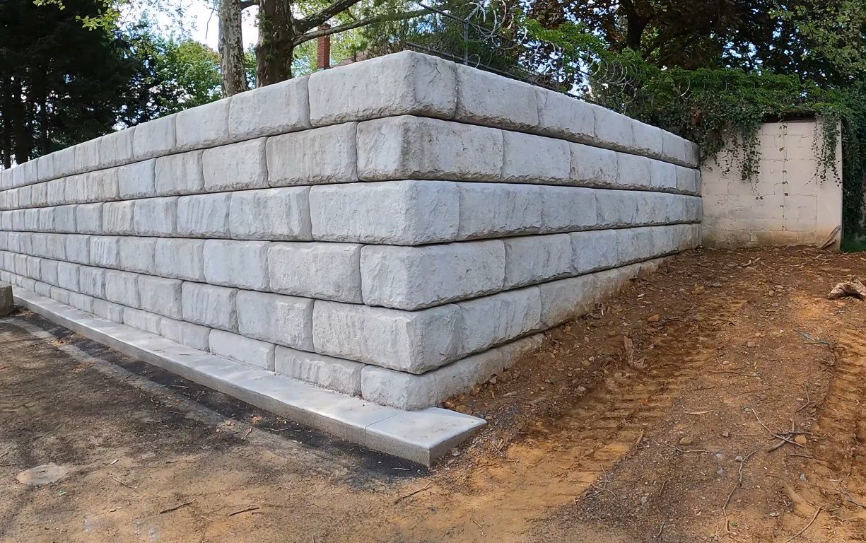 Retaining Wall Design & Installation in Simi Valley, CA
